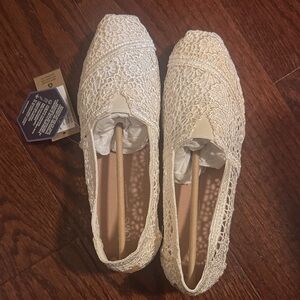 TOMS Women's Ivory Lace Flats
